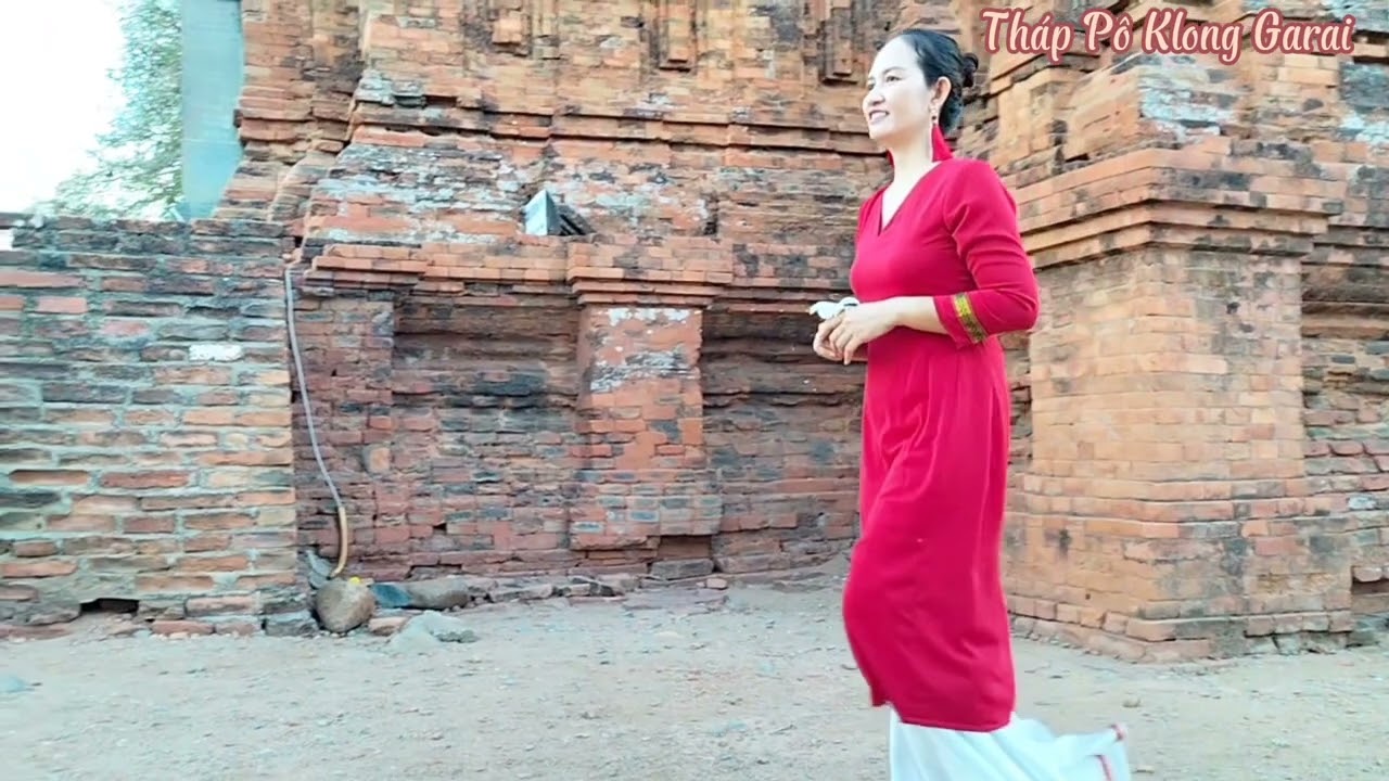 Tháp Pô Klong Garai _TrangphucCham  Tú Nhi
