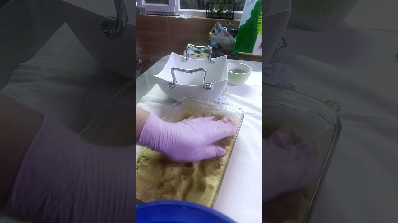 بسبوسه مكونه سميد طحين سكر بيكنج باودر مكسرات   حسب الرغبه باكيت قشطه علبه صغيره كوب ماء