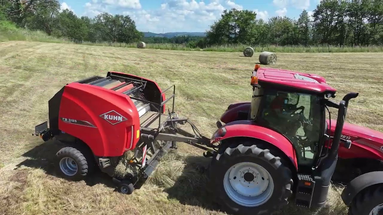 Rundballenpresse mit fester Presskammer KUHN FB 3125