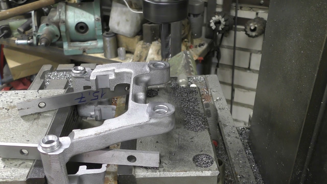 Большие тормоза на Ауди А6. Фрезеровка скобы тормозного суппорта.