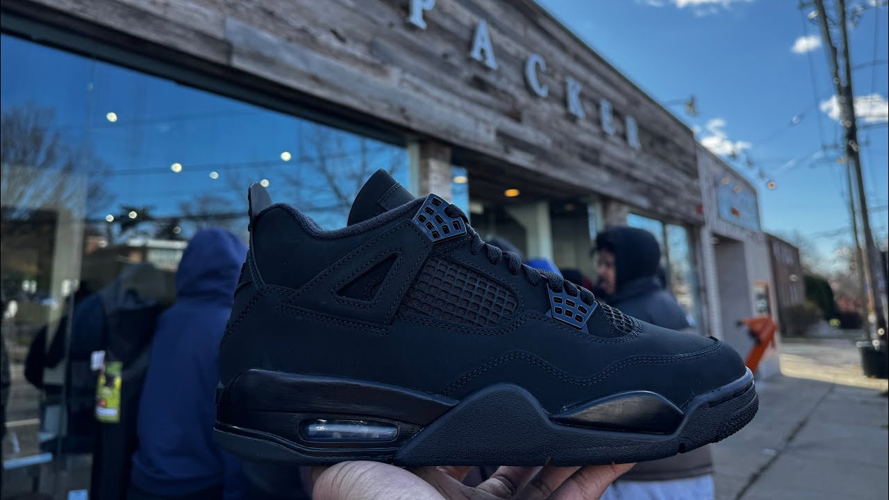 Распроданные Air Jordan 4 Black Cat 2025