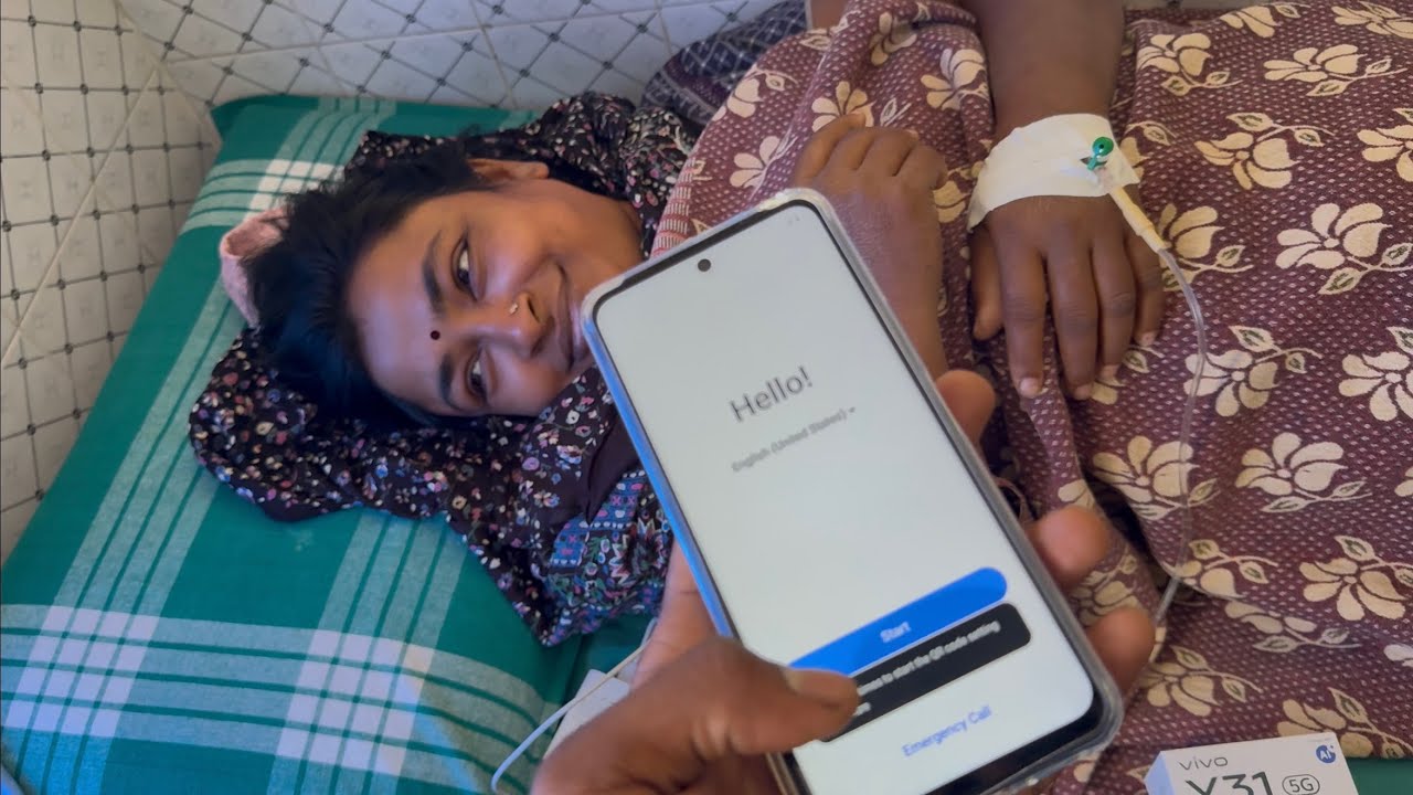 Operation ಆಗಿರೋ mummy ಗೆ ಹೊಸ Fhone Gift ಕೊಟ್ಟೆ😍| Her Reaction😭