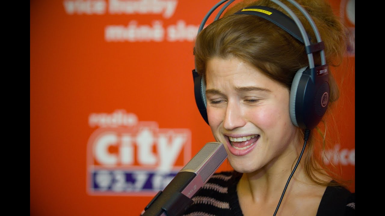 Selah Sue - Valerie (Mark Ronson & Amy Winehouse cover) | CITY LIVE na radiu City (7.12.2014)