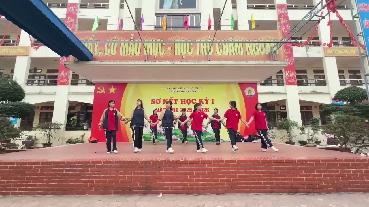 Chuyện cũ bỏ qua nhảy