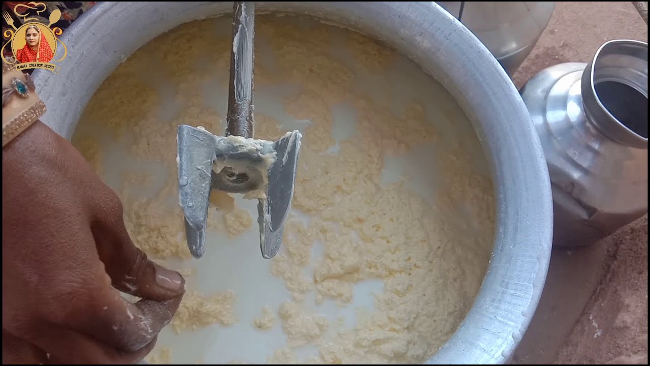 गांव में दही से मखन और मखन से घी निकालने का आसान तरीका। मशीन से बिलौना करने का राजस्थानी तरीका।