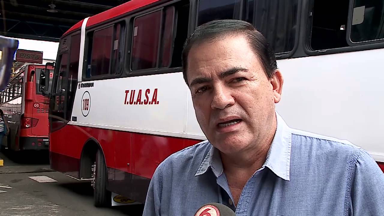 Empresa Tuasa investiga el actuar del chofer que conducía el bus incendiado