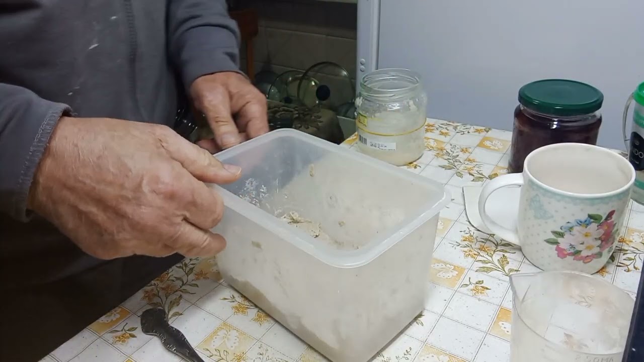 Опара на ржаной закваске.
