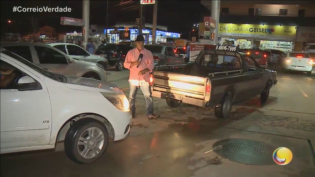 Na noite de ontem, o consumidor aguardava nas filas para abastecer
