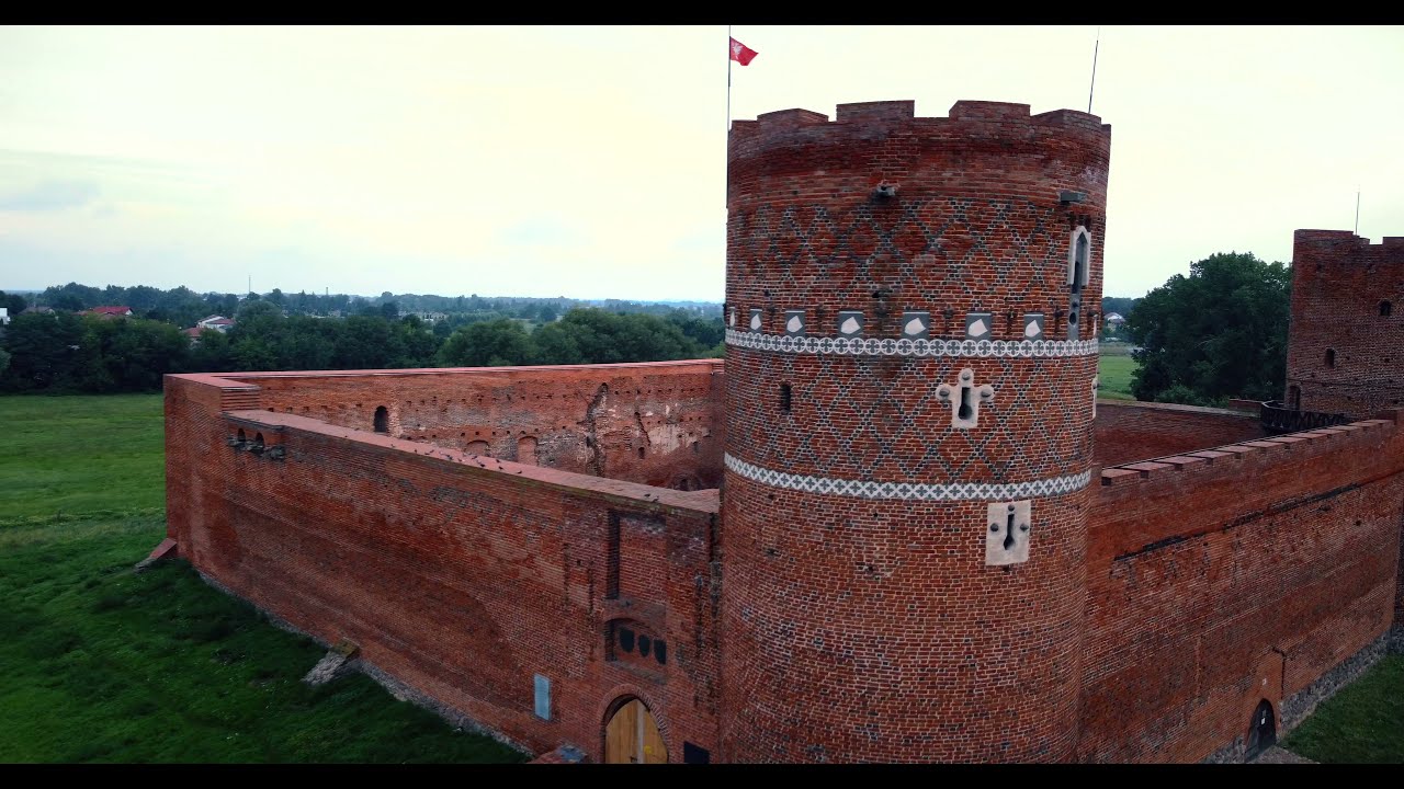 Castle ciechanow from above in 90 sec | DJI Mini 2 | 4K