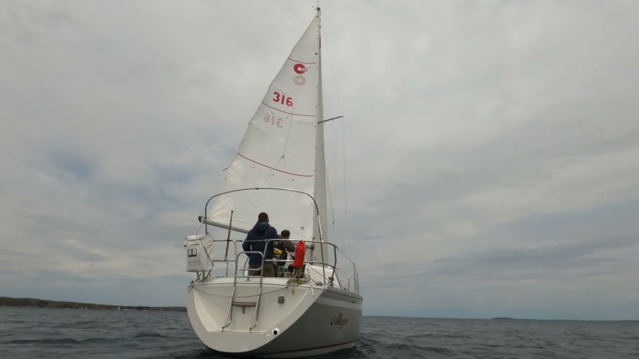 Crash Jibe / Sailing by the lee