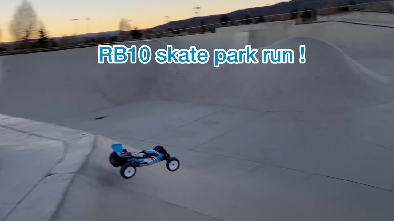 Team associated RB10 skate park fun !