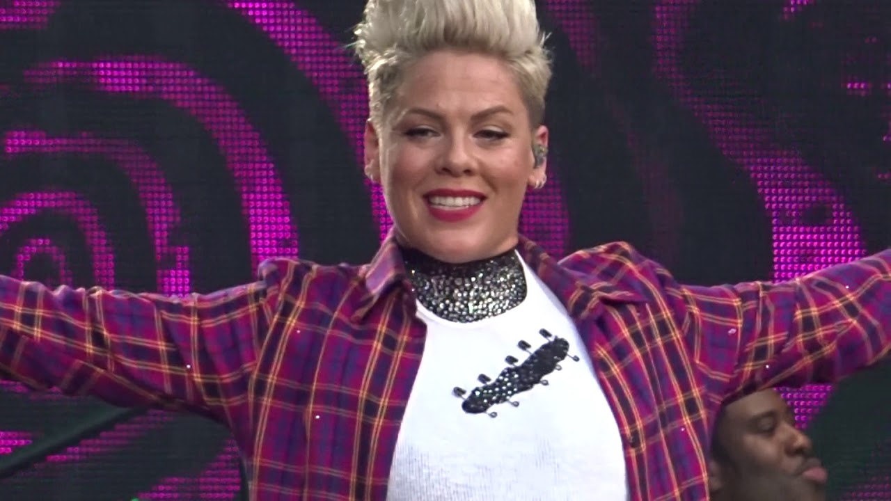 Pink - Funhouse/Just A Girl - LIVE in Köln 05.07.2019