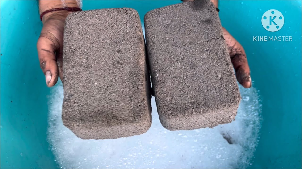 Soft mix texture crumbing in water 💦 #asmr #satisfying 
