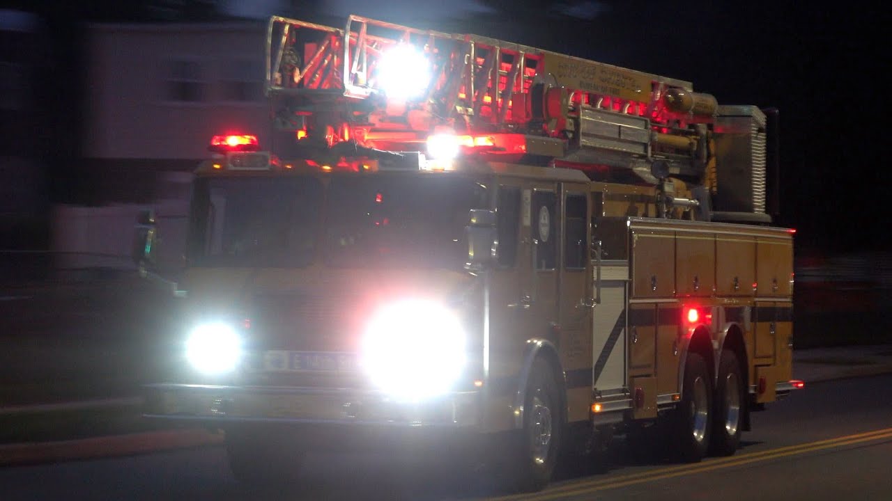 Chester Bureau of Fire Ladder 82, Engine 82 & Car 2 Responding