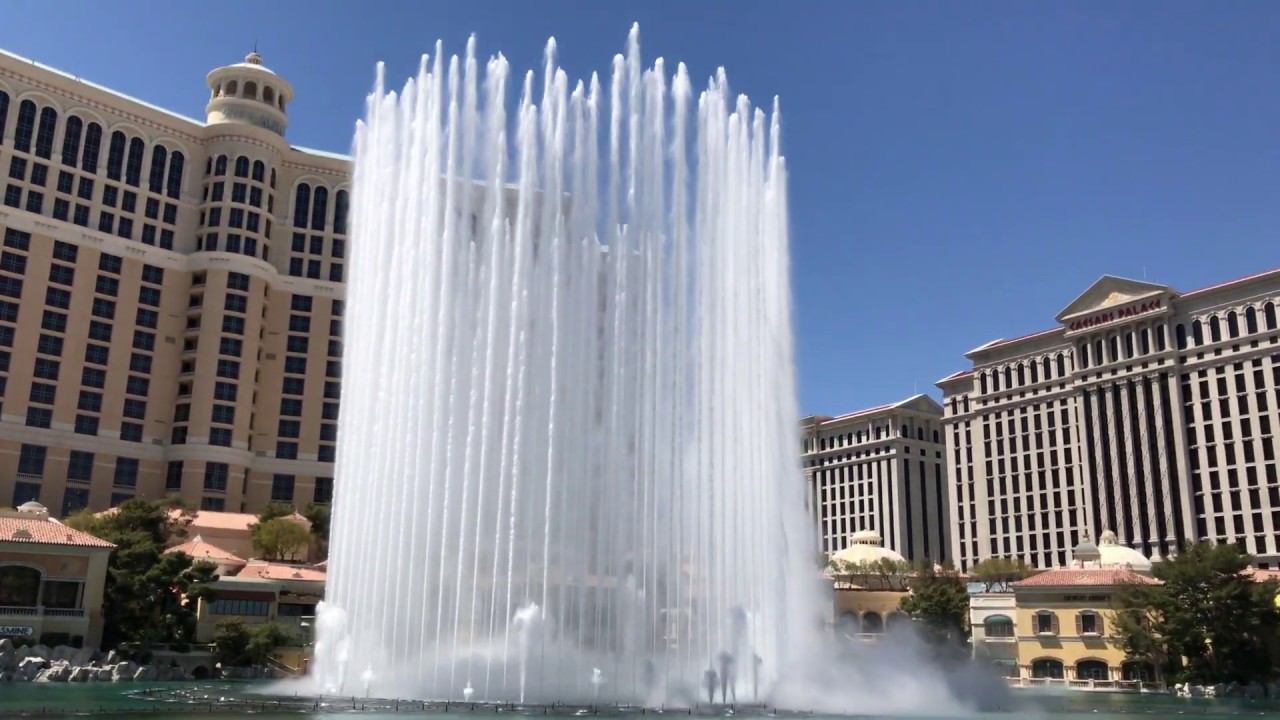 Fountains of Bellagio - This Kiss (day)