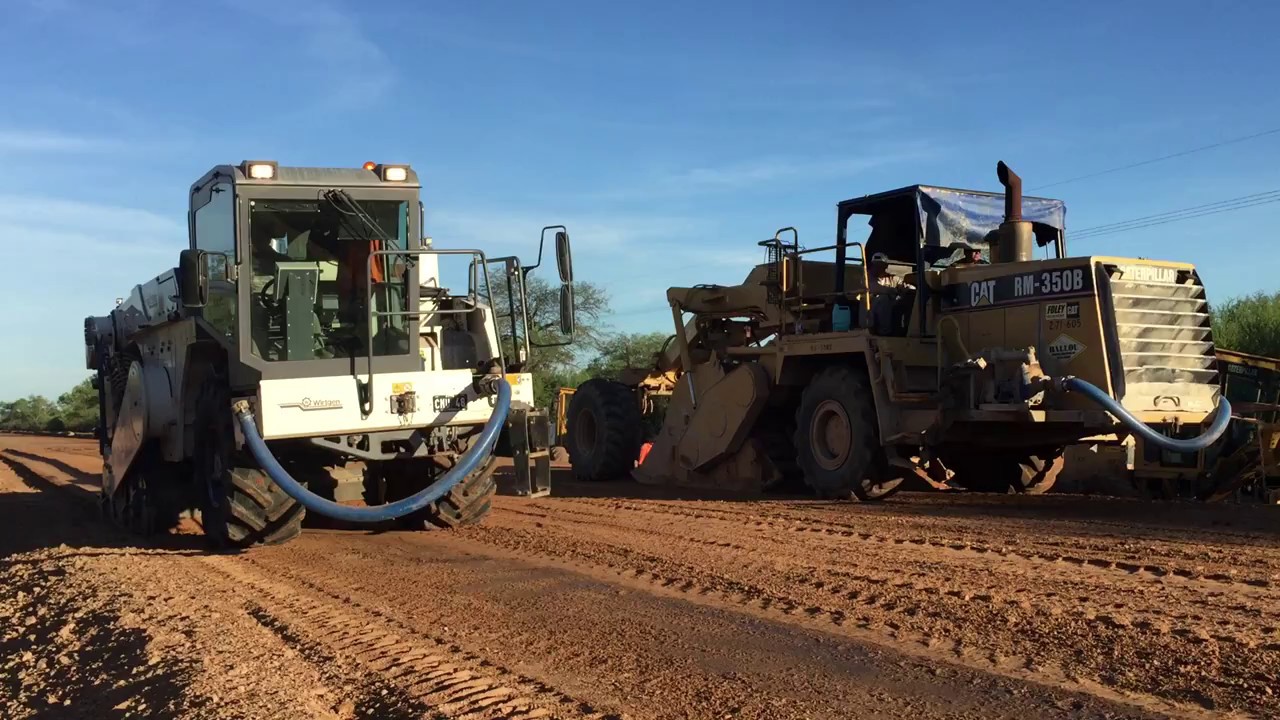 Wirtgen WR 2000 - VS - CAT RM 350