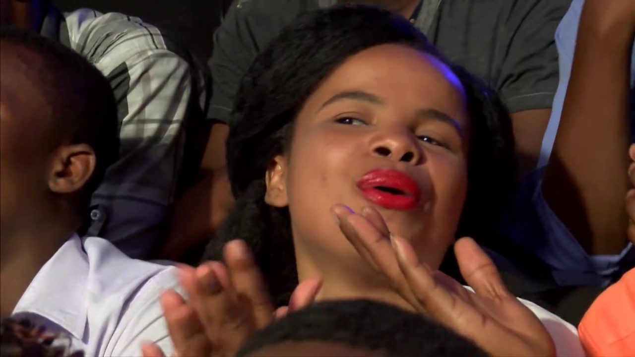 Gad Yon Bòpè ki al manyen pitit madanm li nan kabann / BICHA SHOW /  Part 2