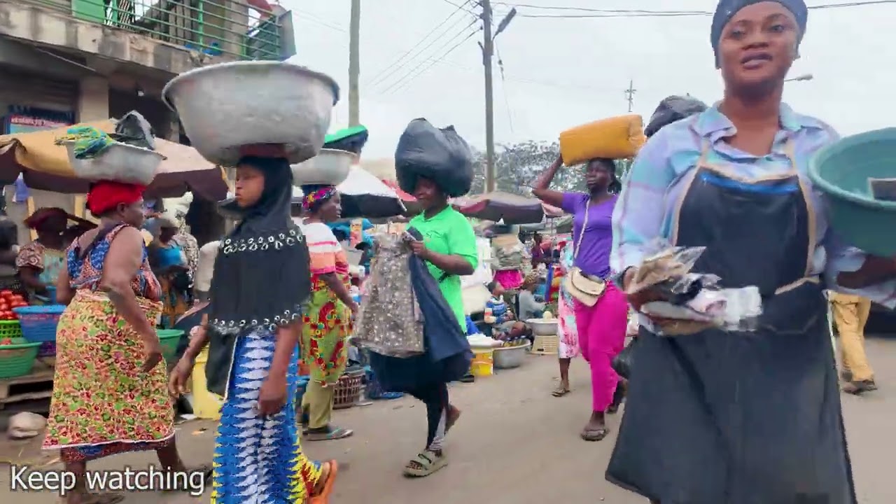 BEAUTIFUL OPEN AFRICA MARKET GHANA STREET MAKOLA
