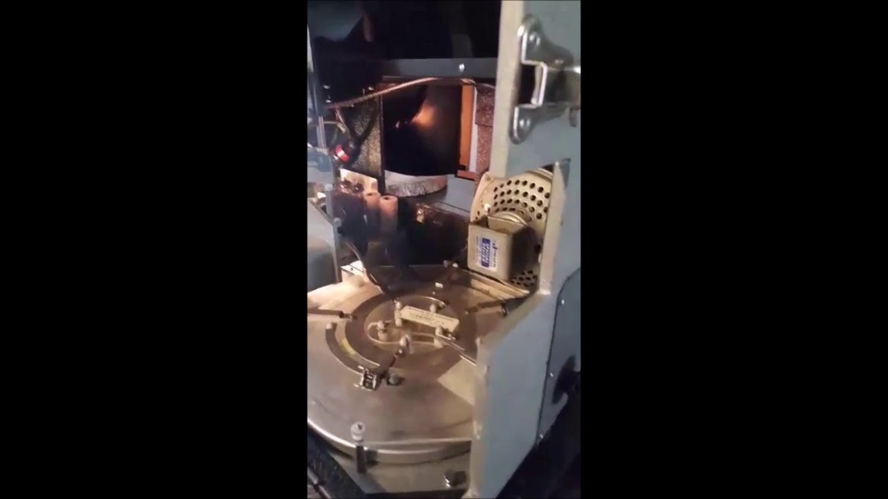 KALART VICTOR MOVIEMATIC 16 mm   films projector