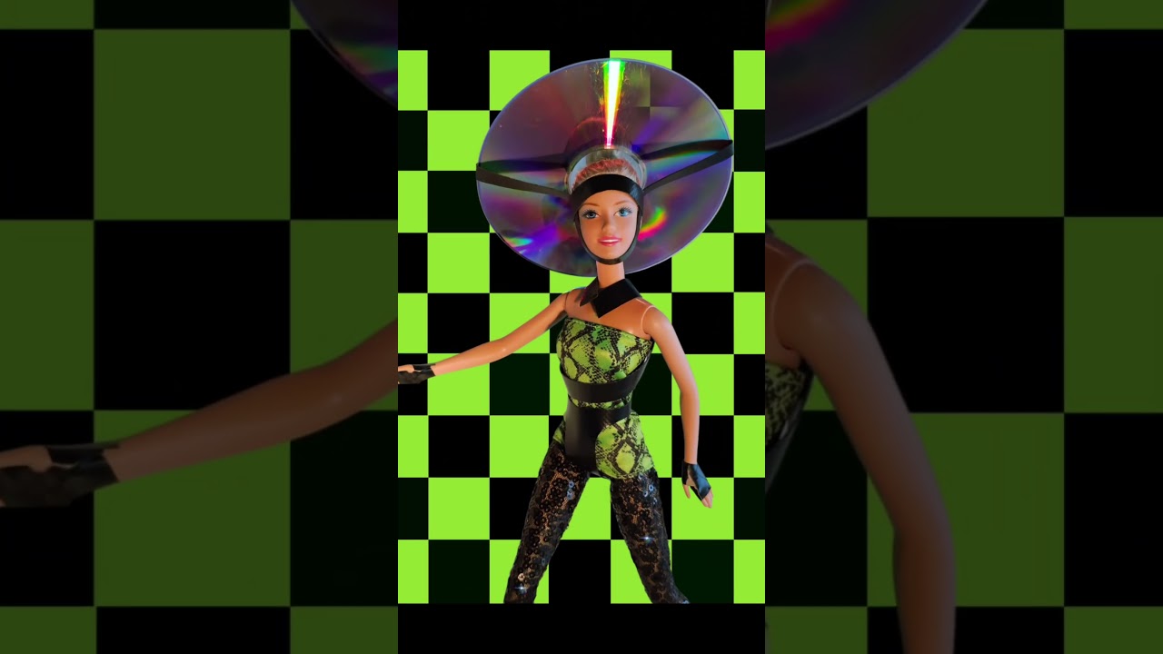 Barbie's Green and Black Experience!