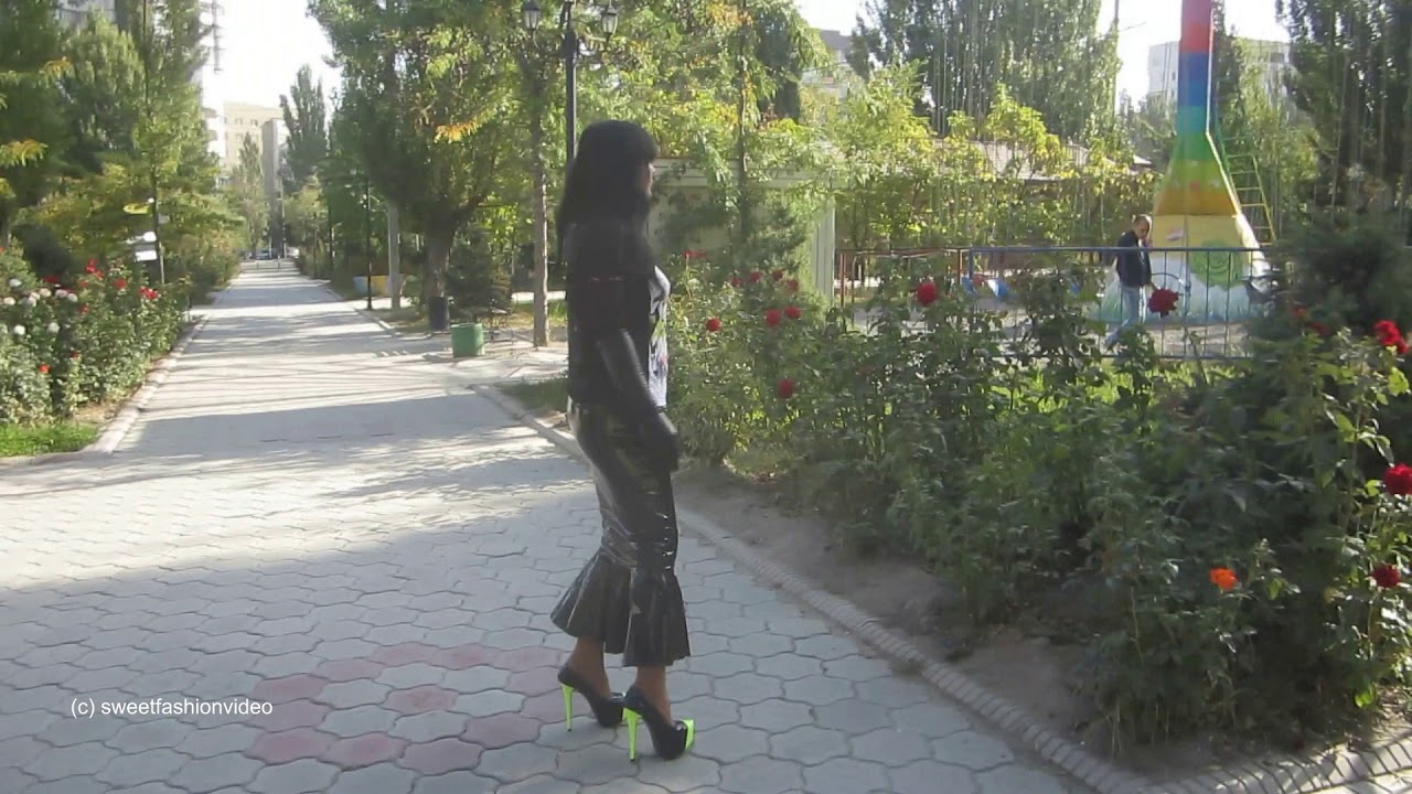 Natalia: Passion2Fashion – waiting for a date in Pumps and PVC… - #0193