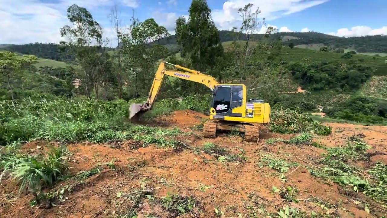 RENOVAÇÃO DE LAVOURA CAFE ESCAVADEIRA HIDRÁULICA