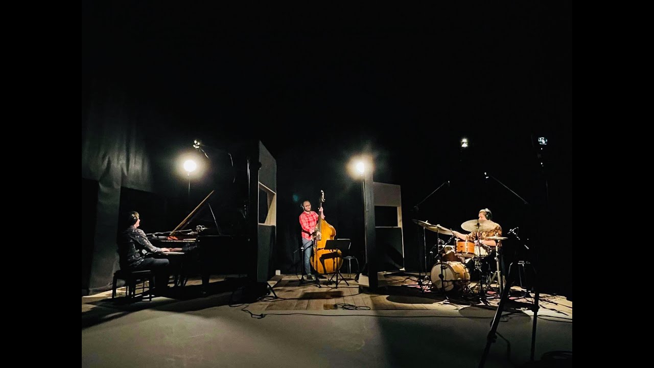 Mateusz Pałka Trio - She Doesn't Like Doing Homework (Official Video)