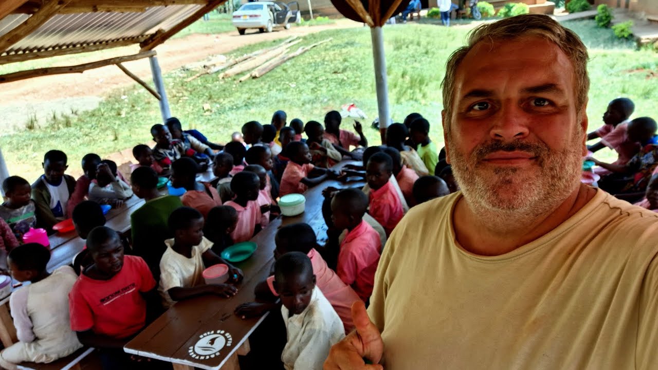 Un nou proiect în Uganda, continuăm să construim cu ajutorul Domnului și cu resurse limitate.