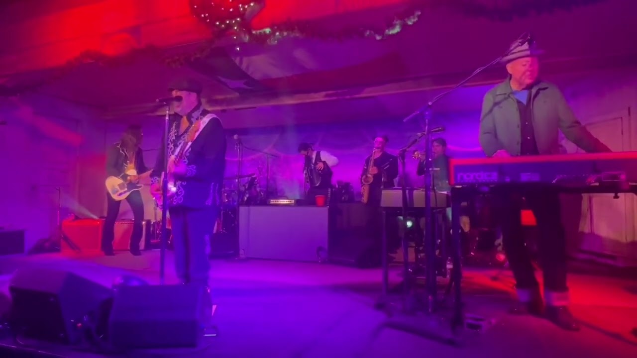 “Poder Vivir”, The Mavericks, Gruene Hall, New Braunfels, TX, 12/31/2023 @TheMavericks 