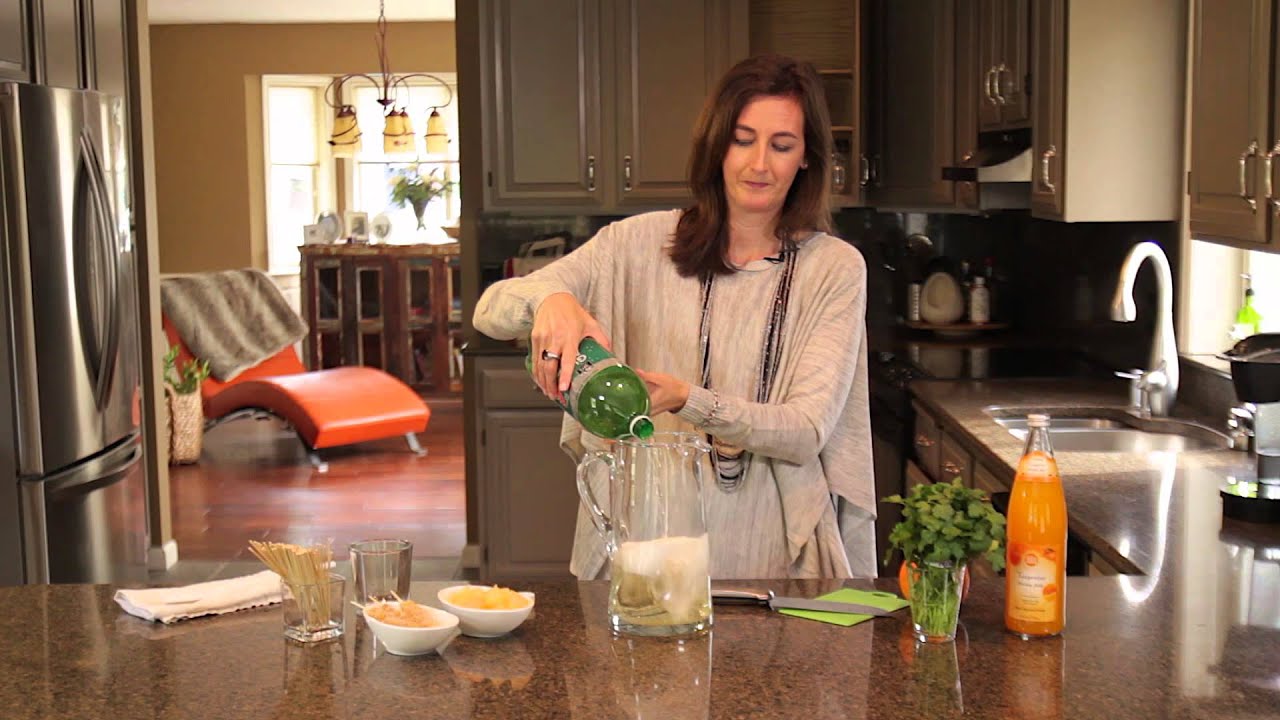How to Make a Party Punch With Ginger Ale : Party Punch