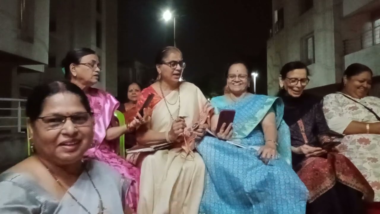 आज का भजन:-कभी काली बनके कभी दुर्गा बनके चली आना मैया जी चली आना.....