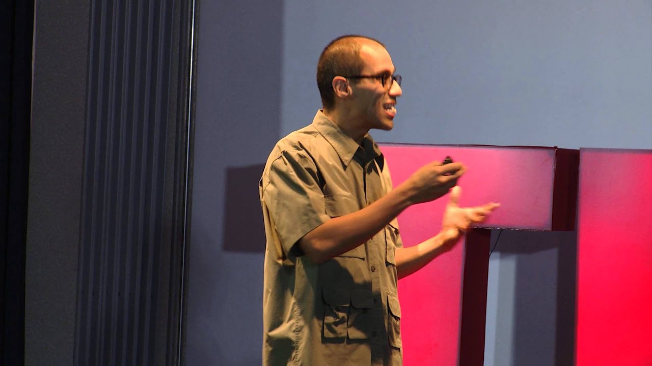 Los mitos del analfabetismo: Bernardo Rodas at TEDxUWCCR