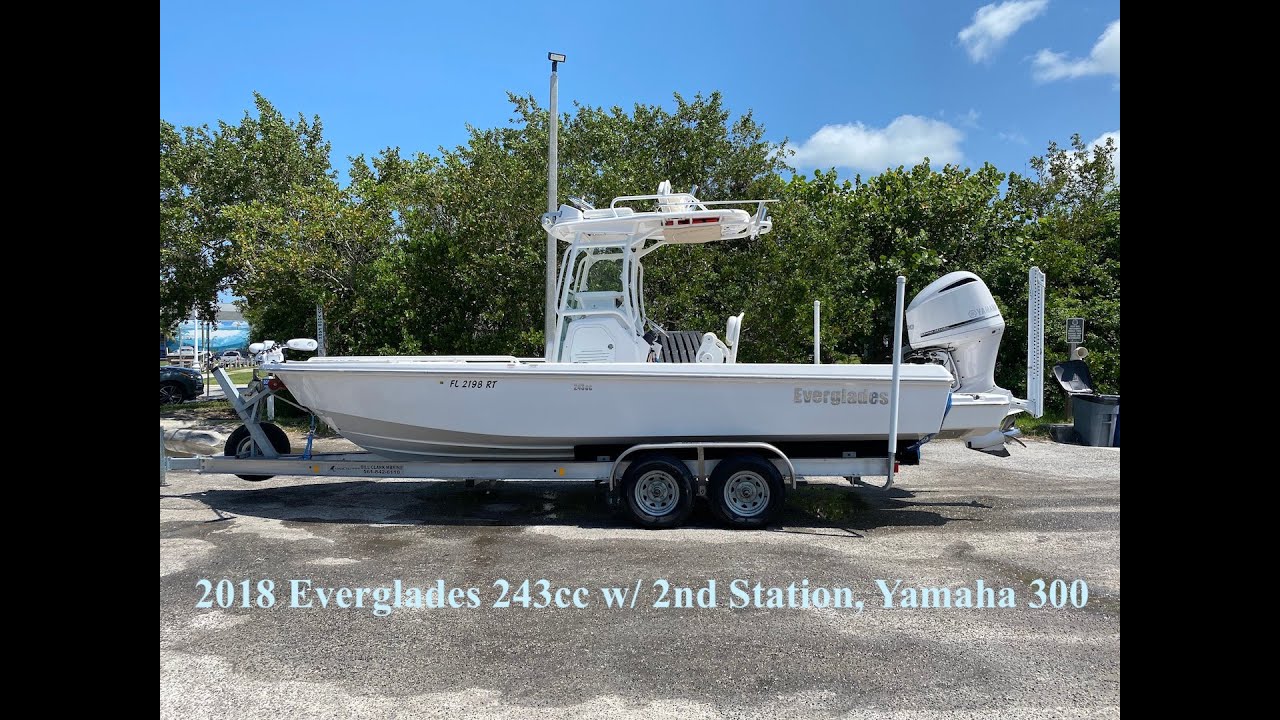 Everglades 243CC w/ 2nd station, Yamaha 300 (walk through, review)