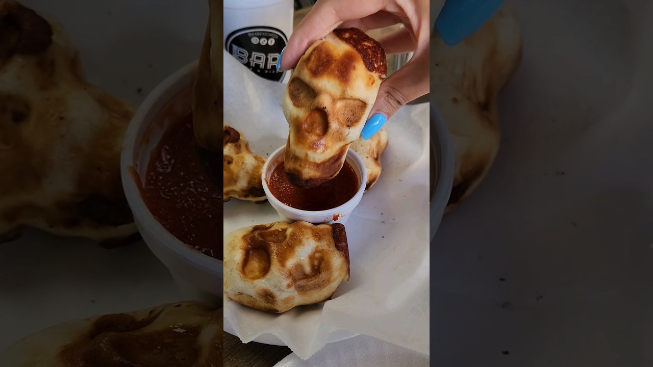 Trying the viral Pizza Skulls! ( so yummy!) 🍕💀 #pizza #food #foodie #halloween