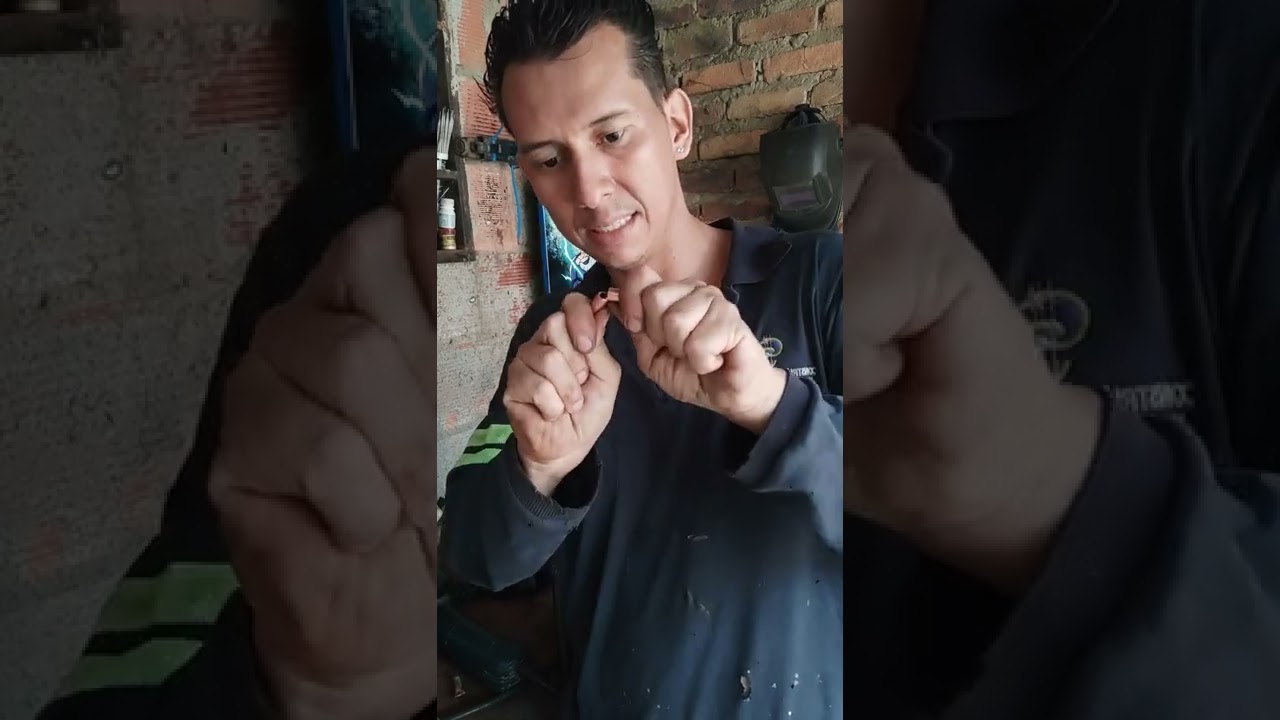 COLOCANDO  A SILBAR UN  TABACO DE RX 115 Y EVIANDOLO A UN SEGUIDOR EN TURBACO BOLIVAR CARTAGENA