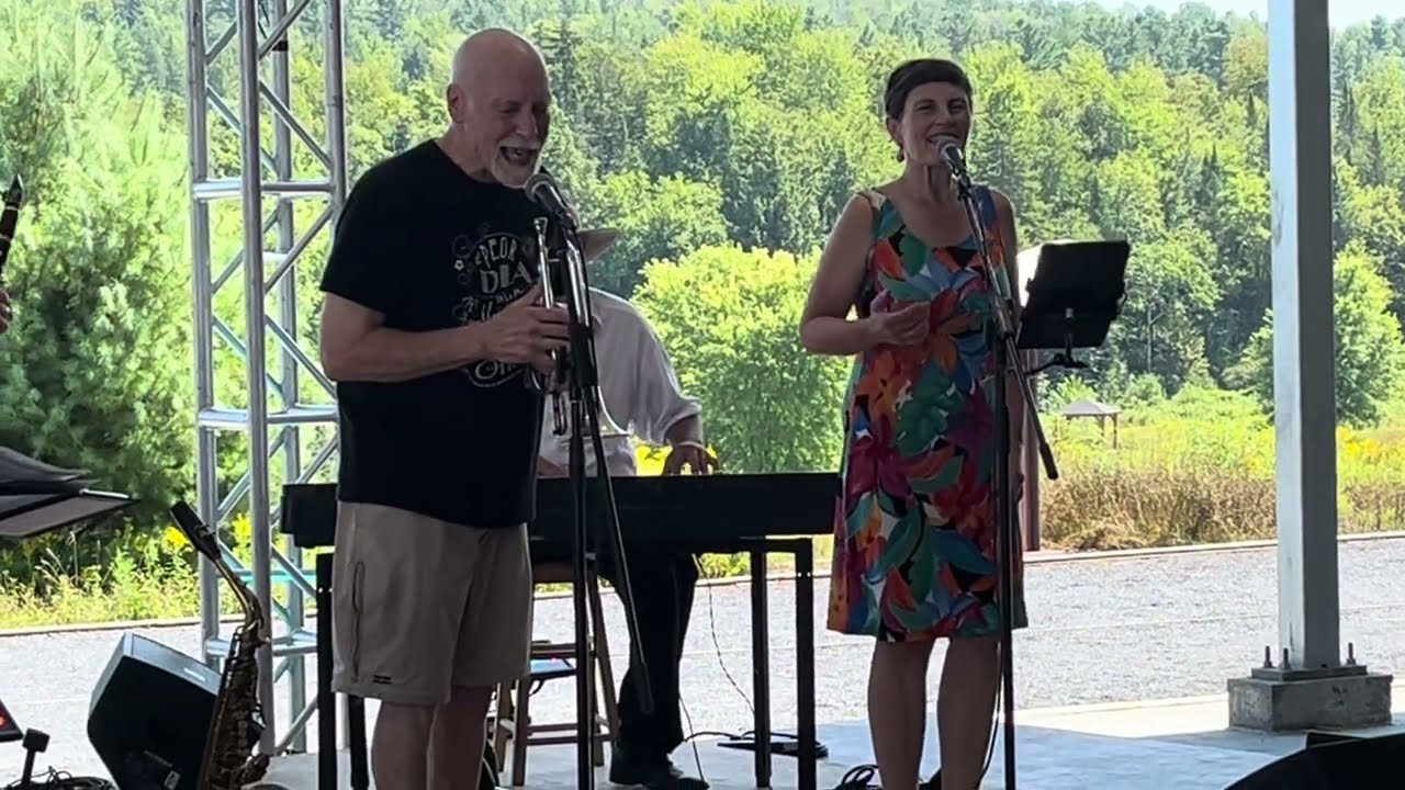 Sunny Side of the Street - HomeBrew Dixieland Band + Almut Ellinghaus