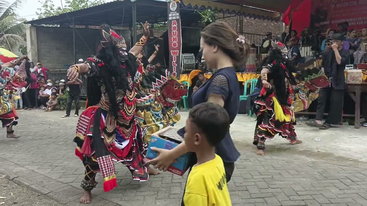 Kubro team perform #jaranan #kubroteam #jarananbanyuwangi 