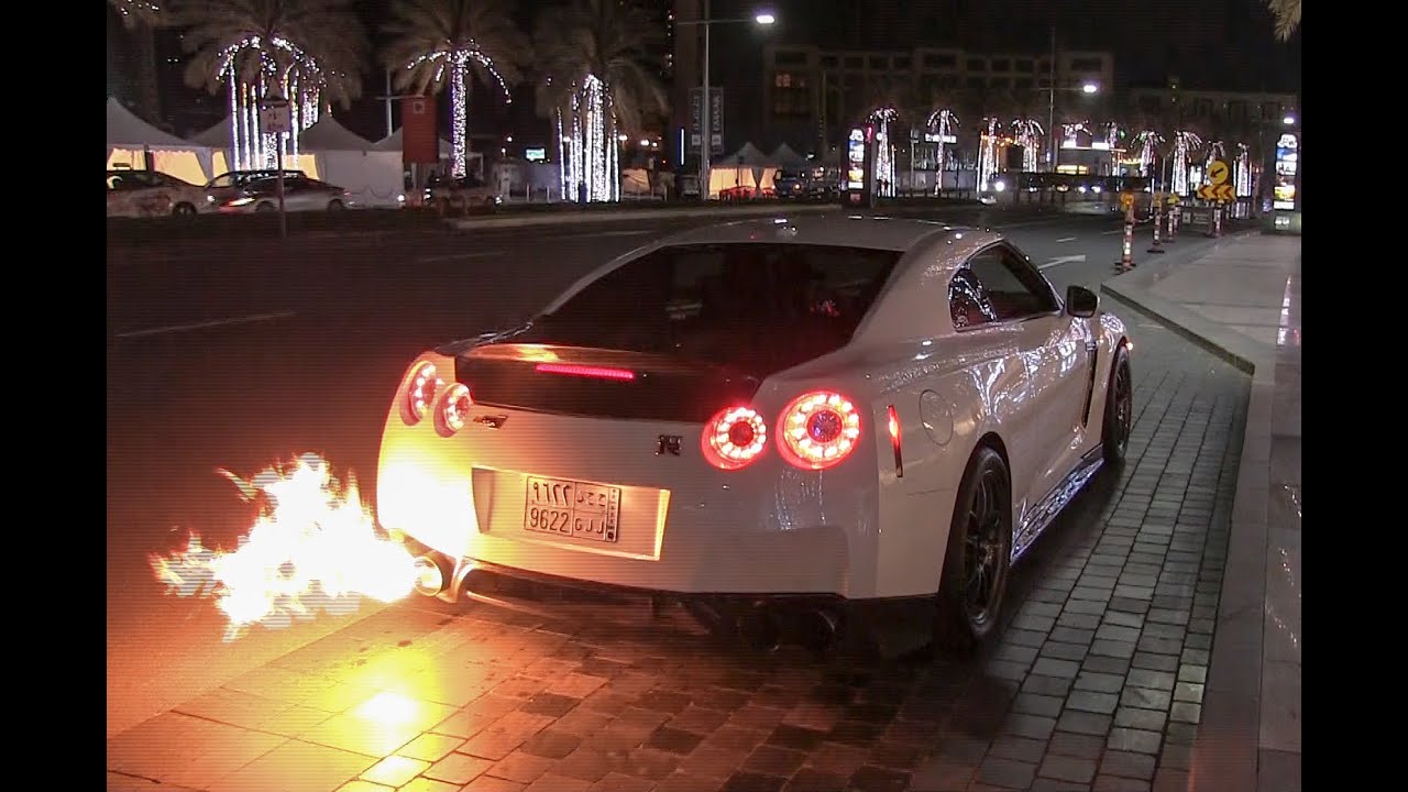 Nissan GT-R shooting HUGE FLAMES in Dubai!