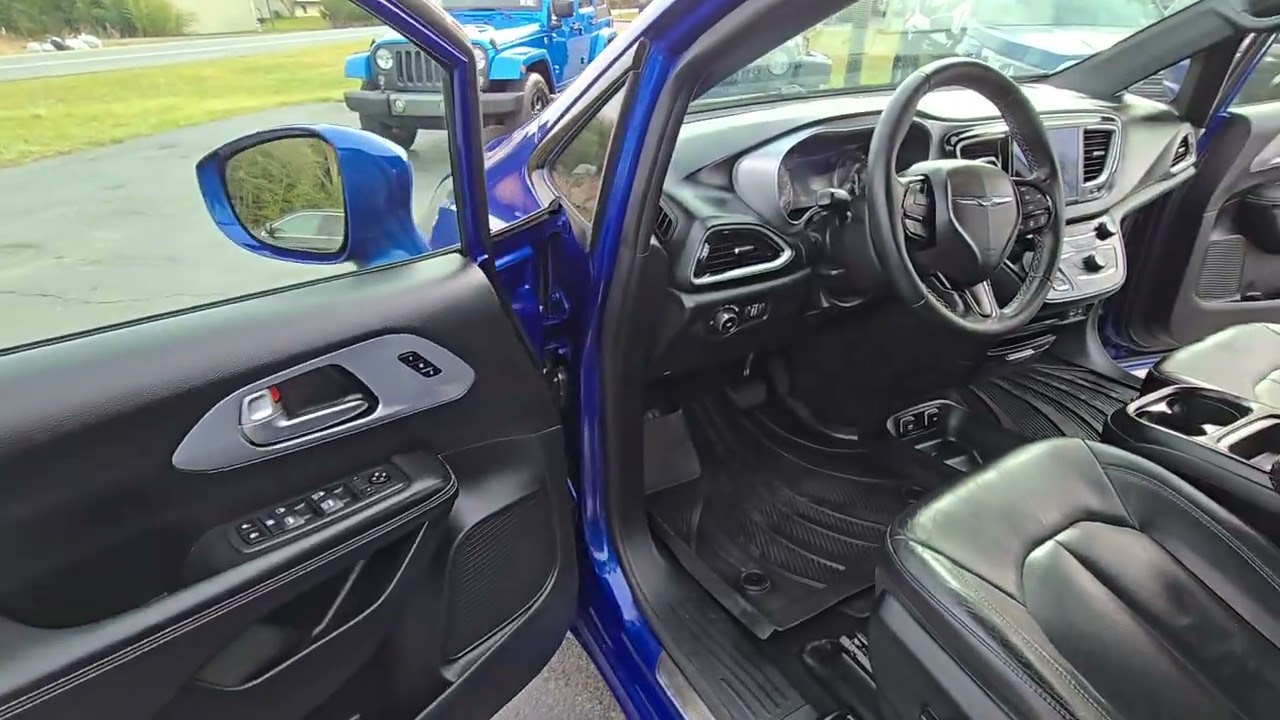 New Arrival! 2020 Chrysler Pacifica Touring L with 