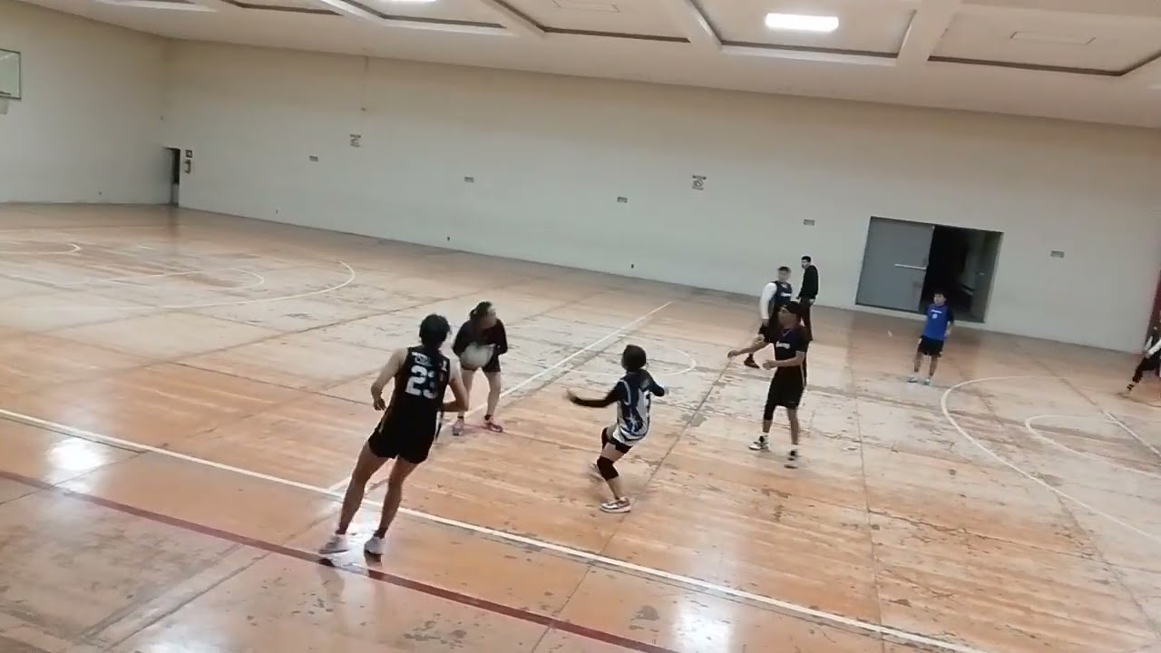 LAKERS 76  VS  HALCONES 26