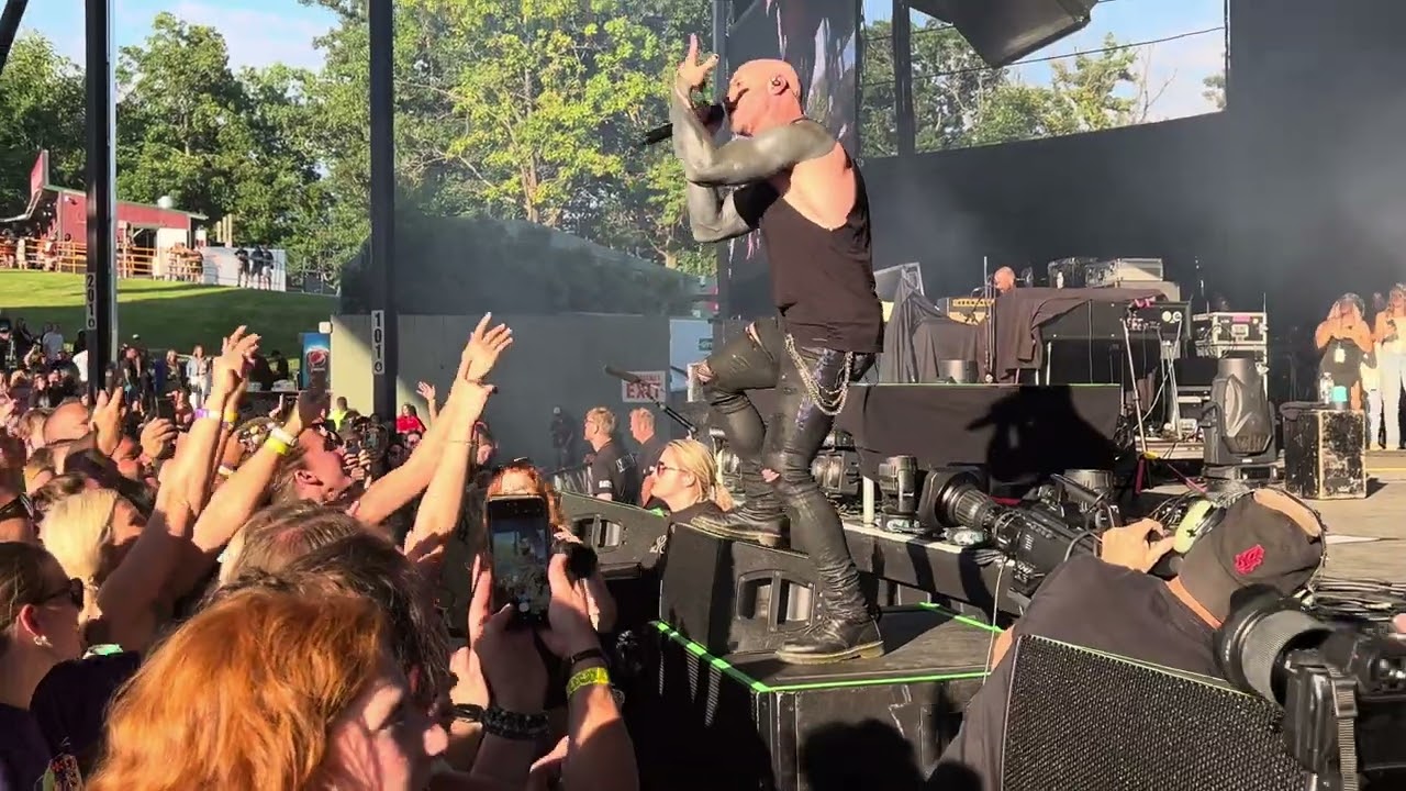 Daughtry cover ‘Separate Ways (Worlds Apart)’ by Journey at Alpine Valley in East Troy, WI - 7.18.25