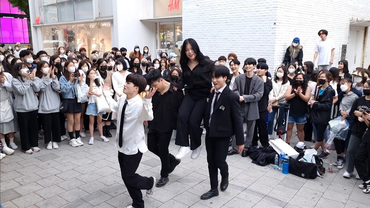SATURDAY. HAF. HONGDAE STREET DYNAMIC SUPERB PERFORMANCE.