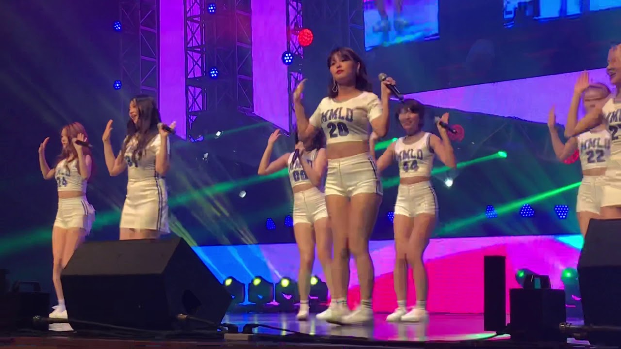 “Freeze”  Momoland