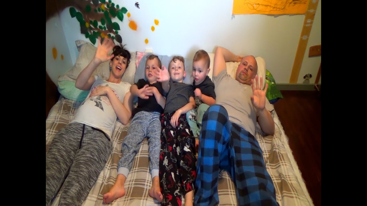 6 in the Bed
