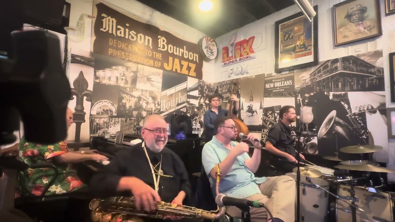 New Orleans Jazz - Enjoy Yourself #jazz #neworleans 