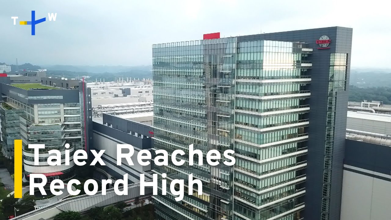Taiwan Stock Market Tops Record 30,000 Point Milestone｜TaiwanPlus News