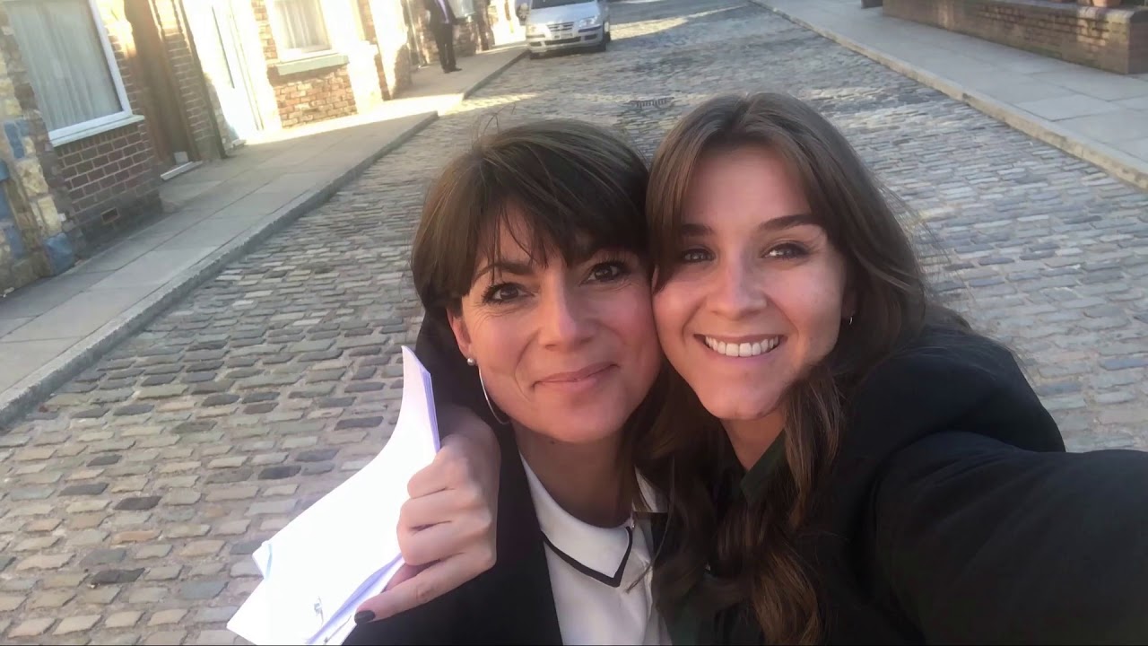 Sophie and Paula - Good Morning Beautiful