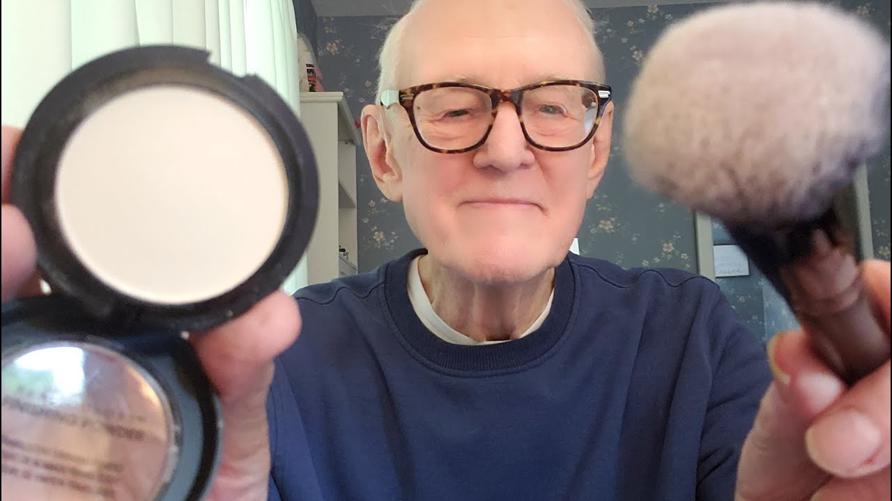 ASMR Дедушка делает тебе макияж перед сном💄Покалывание + Трогательное сообщение ❤️💤