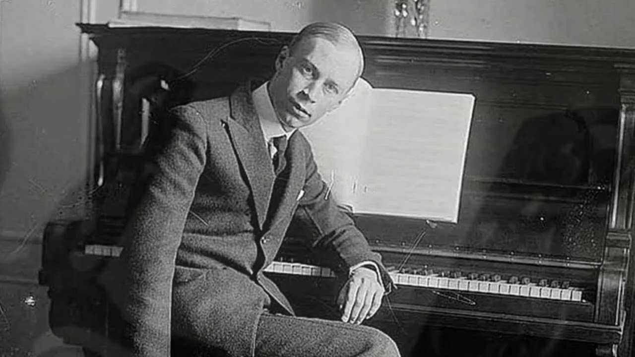 Sergej Prokofiev - Sinfonia n. 1 op. 25 in re maggiore Classica (Allegro)