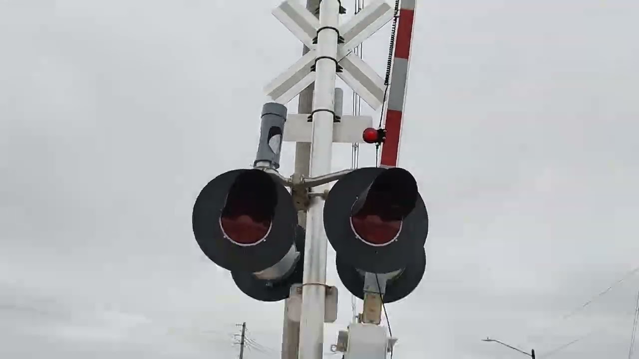 Tour of Jones Rd Grade crossing in Danville IL 